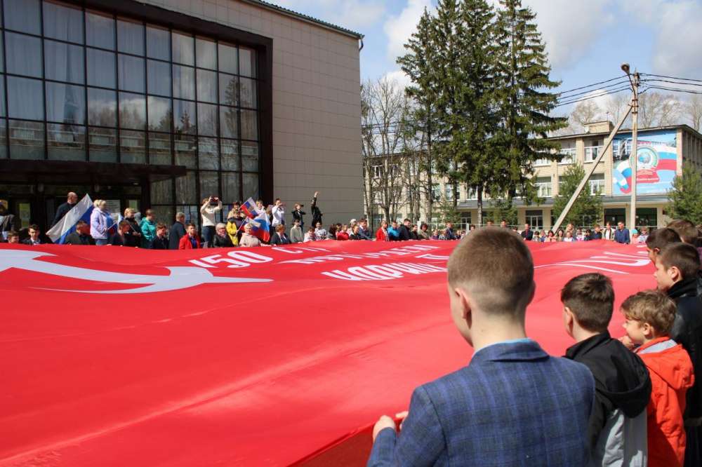 Участие в акции «Знамя Победы».