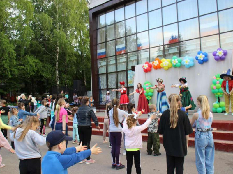 Учащиеся Архангельской средней школы приняли участие  в праздновании Дня защиты детей.